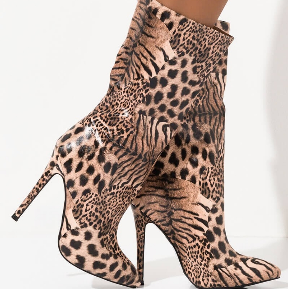 NIB Azalea Wang "Angel" boot, leopard / animal, 8